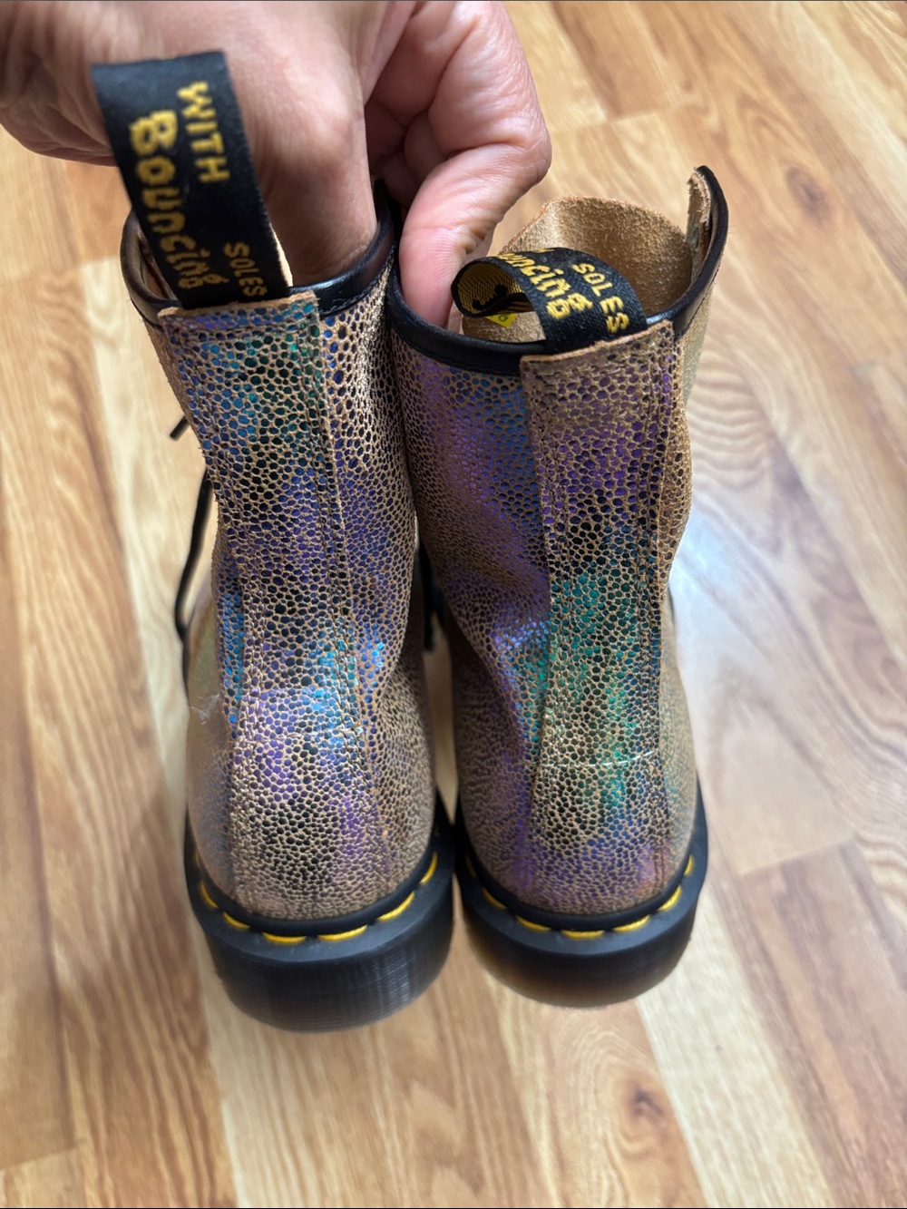 Dr. Martens AirWair Iridescent Sand Suede Leather Rainbow Ray Boots Size 7L - Picture 2 of 16
